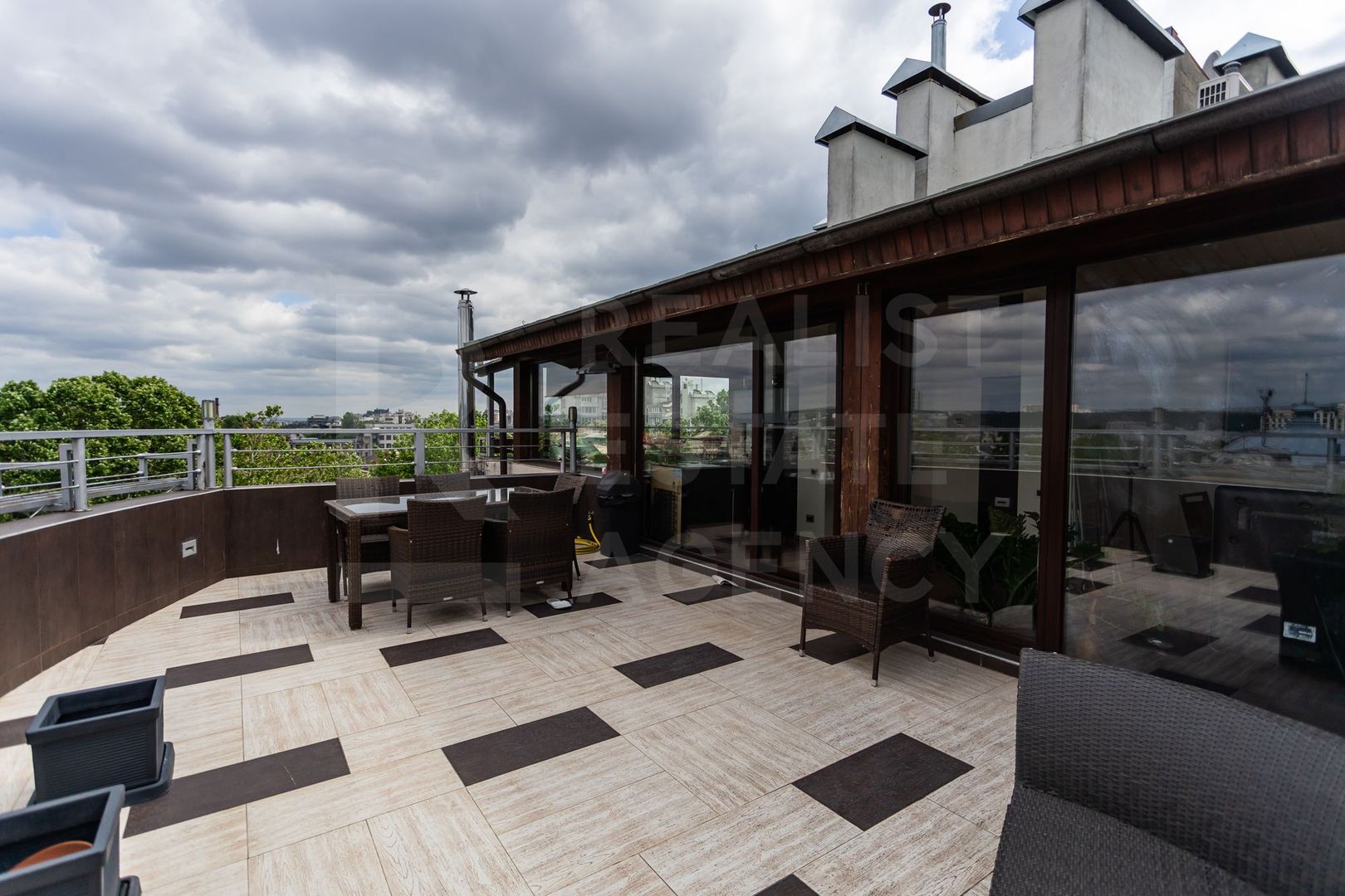 Chirie, apartament, 4 camere, strada Mihai Eminescu, Centru - Poză 3