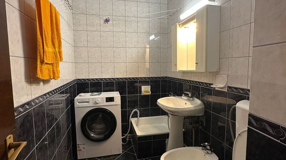 Apartament incapator cu trei camere, zona Vatra Luminoasa - Poză 12