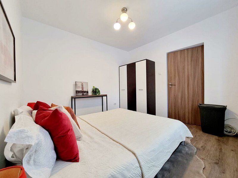 3 Cam Renovat Victoriei Iancu de Hunedoara Metrou Stradal Vedere Spate Lateral - Poză 11