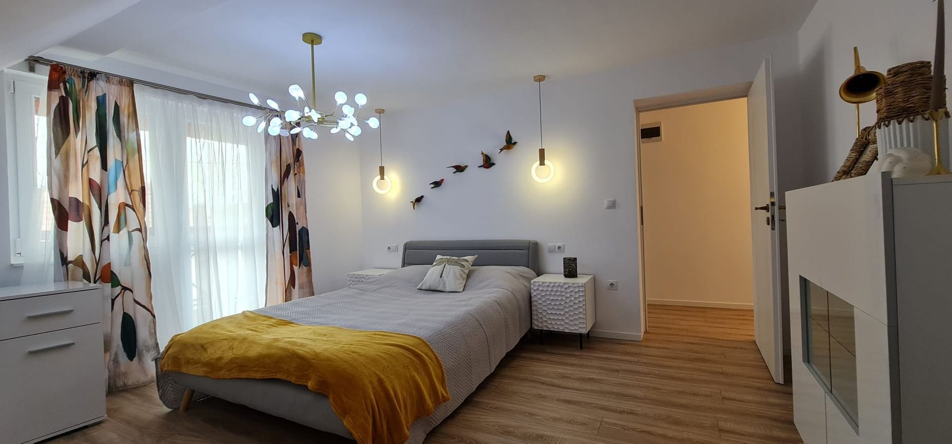 Vila spațioasă și elegantă de vânzare la intrarea în cartierul Turnișo - Poză 18