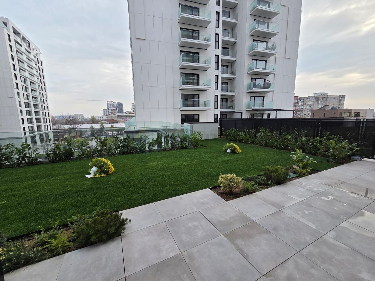 Apartament spectaculos cu grădină privată de 152 mp – disponibil spre închiriere - Poză 35