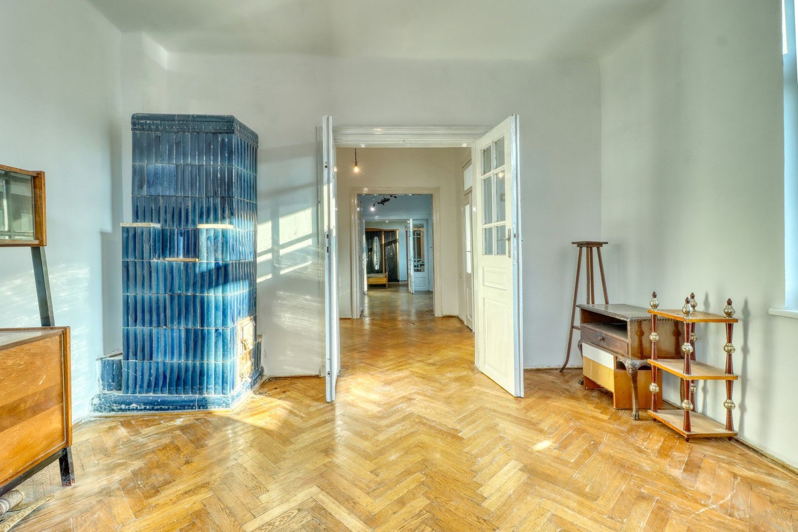 Centru- Casă boierească individuală- 5 camere si  451 mp teren - Poză 23