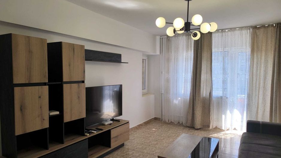 De Închiriat 2 Camere, Bd. Unirii,  3 Balcoane, Loc de Parcare - Poză 1