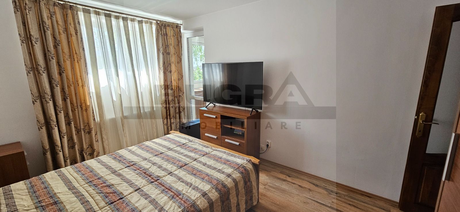Apartament de 2 camere, decomandat, 73mp, parcare, zona Trifoiului - Poză 6