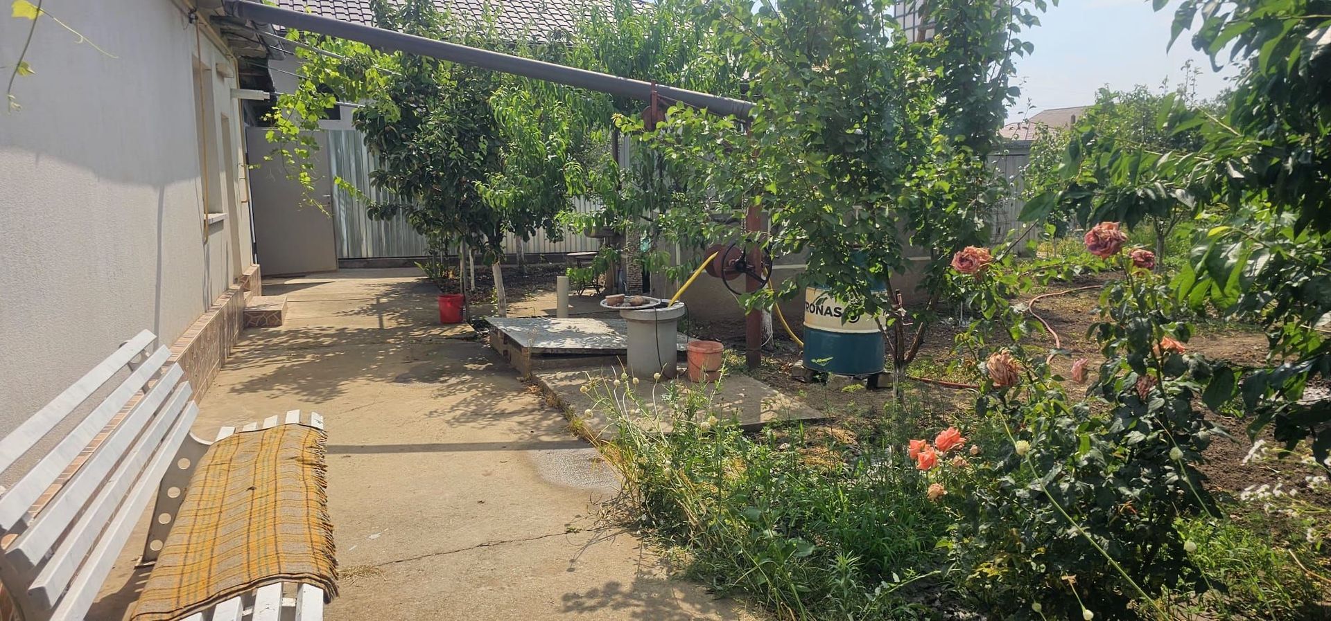 Casa la sol cu teren 1055 mp si livada - Vanatori, Galati - Poză 6