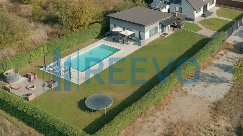 Proprietate Premium cu Două Case și Piscină în Hemeiuș - Poză 1