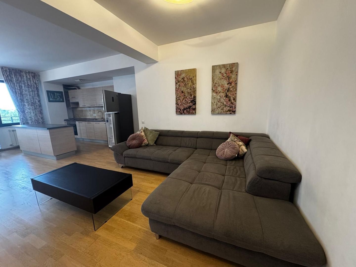 Apartament de vanzare I 4 camere I Aleea Privighetorilor - Poză 1