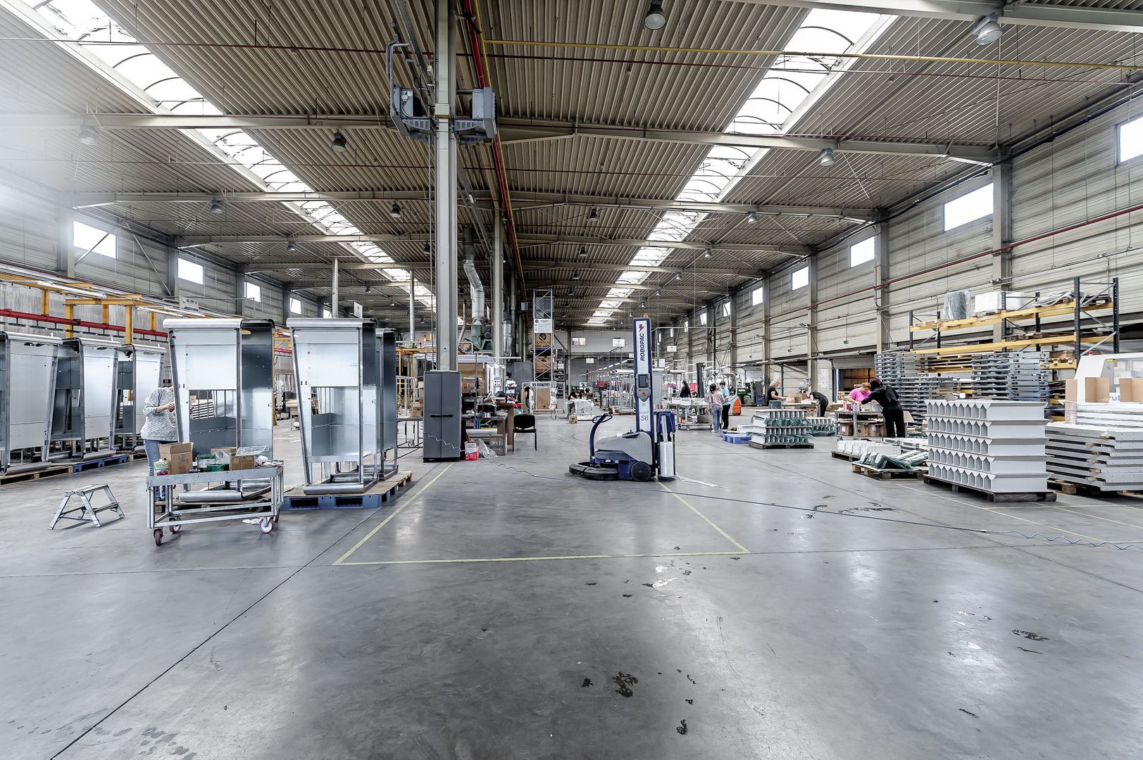 REZERVAT: Hală industrială cu platformă betonată - Poză 3