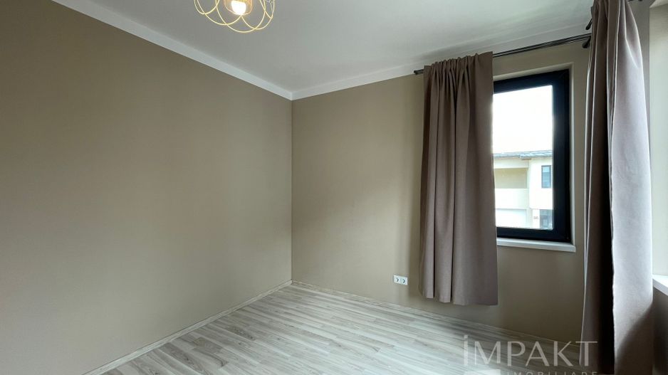 Casă / Vilă cu 4 camere de închiriat - Dezmir - Poză 9