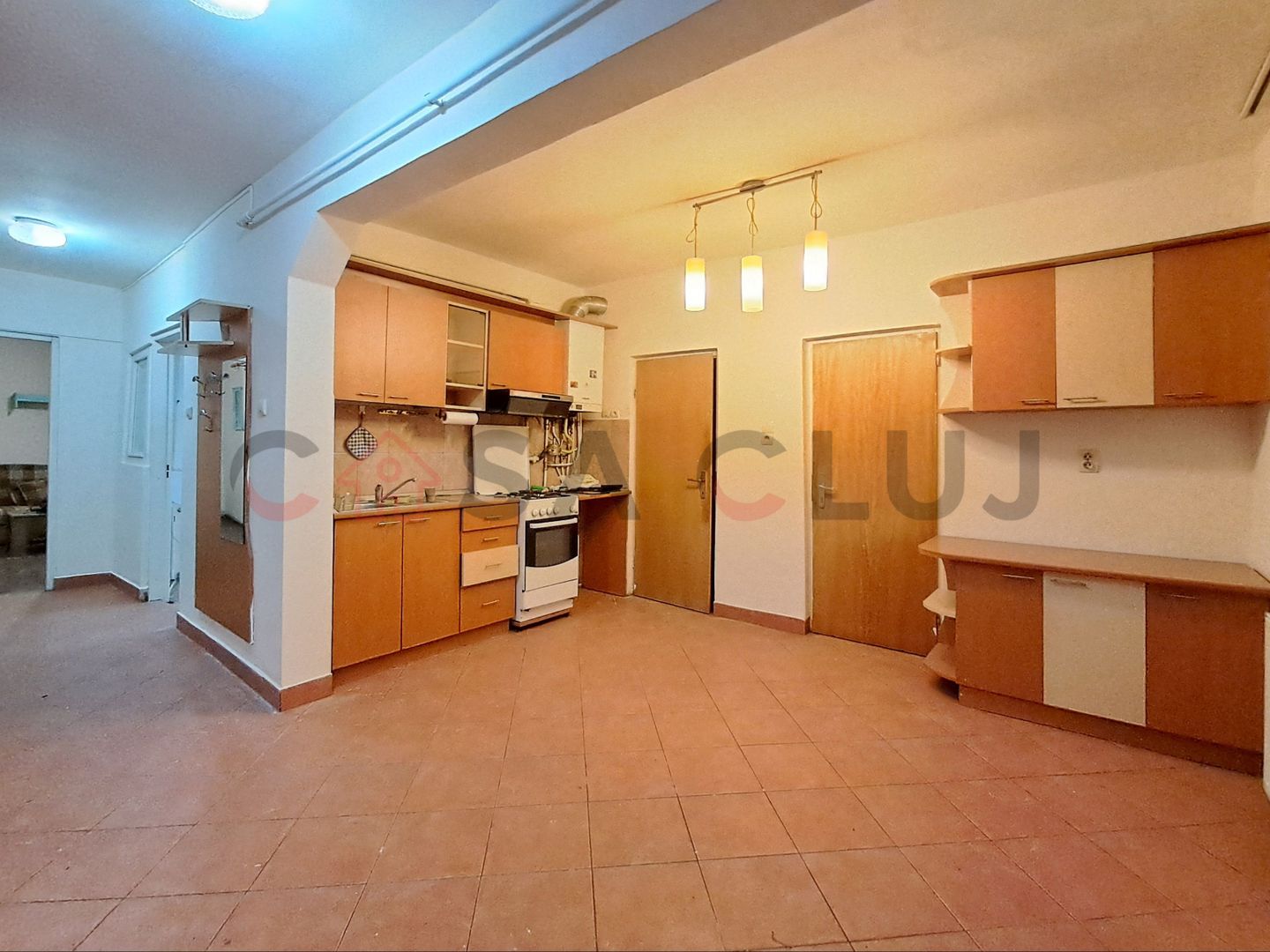 Casă calcan, Curte,  grădină, Iris!! - Poză 1