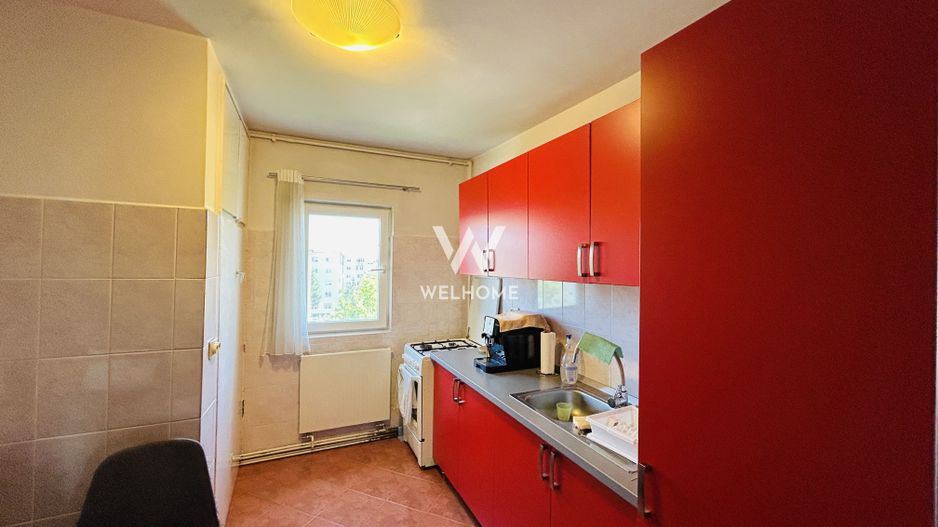 Apartament decomandat, cu 3 camere, 2 bai, 2 balcoane - Zona Strand - Poză 4