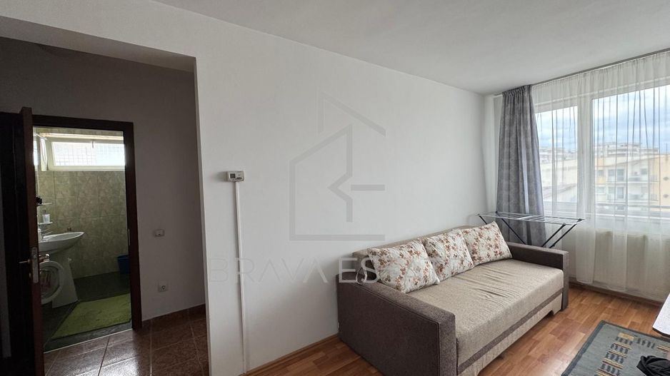 Apartament o cameră, 46mp, balcon, zona Farmec - Poză 1