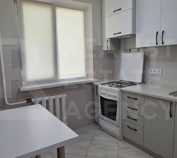 Chirie, apartament, 3 camere, str. Alexandru Mărinescu, Buiucani - Poză 2