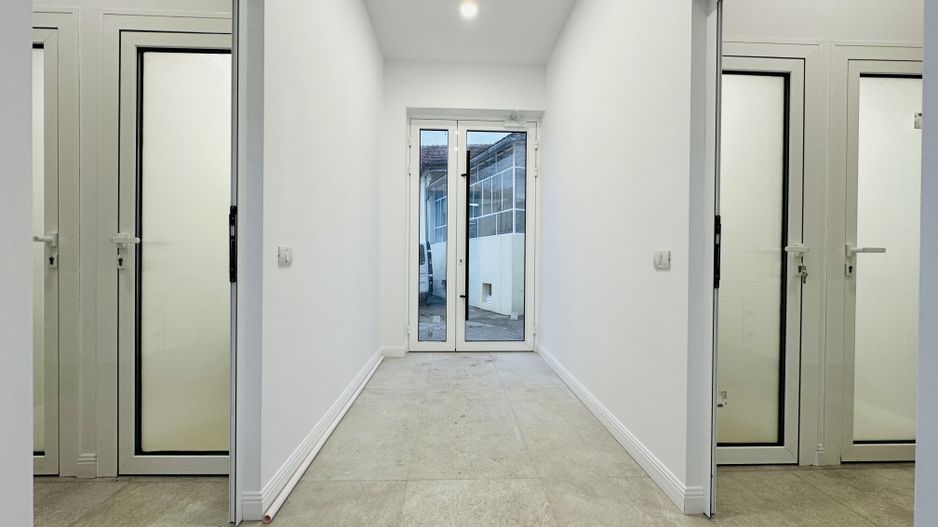 Oferta Inchiriata -Cladire Birouri Clasa A - Renovata integral | 276 mp | Com 0% - Poză 2