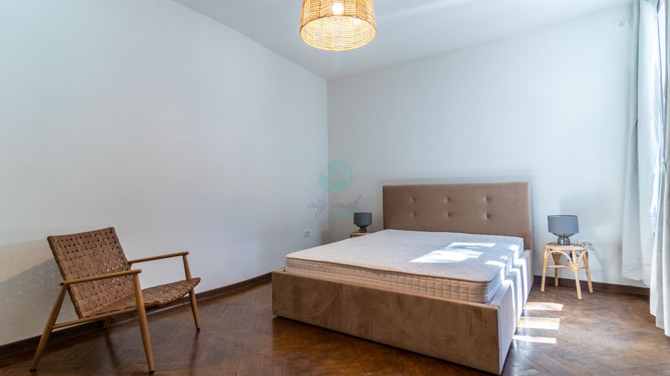 Vila interbelica AIRBNB "la cheie" - Poză 12