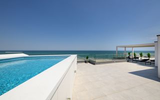 PENTHOUSE CU PISCINA, VEDERE PANORAMICA LA MARE/FALEZA OLIMP - Poză 4