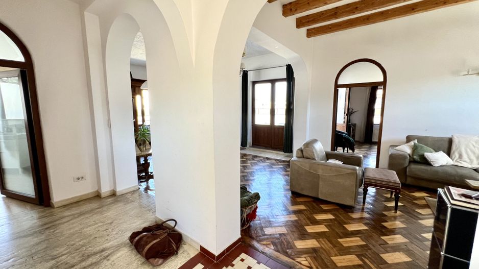 Penthouse de Poveste cu Design Arhaic-Modern și Terasă Panoramică - Poză 9