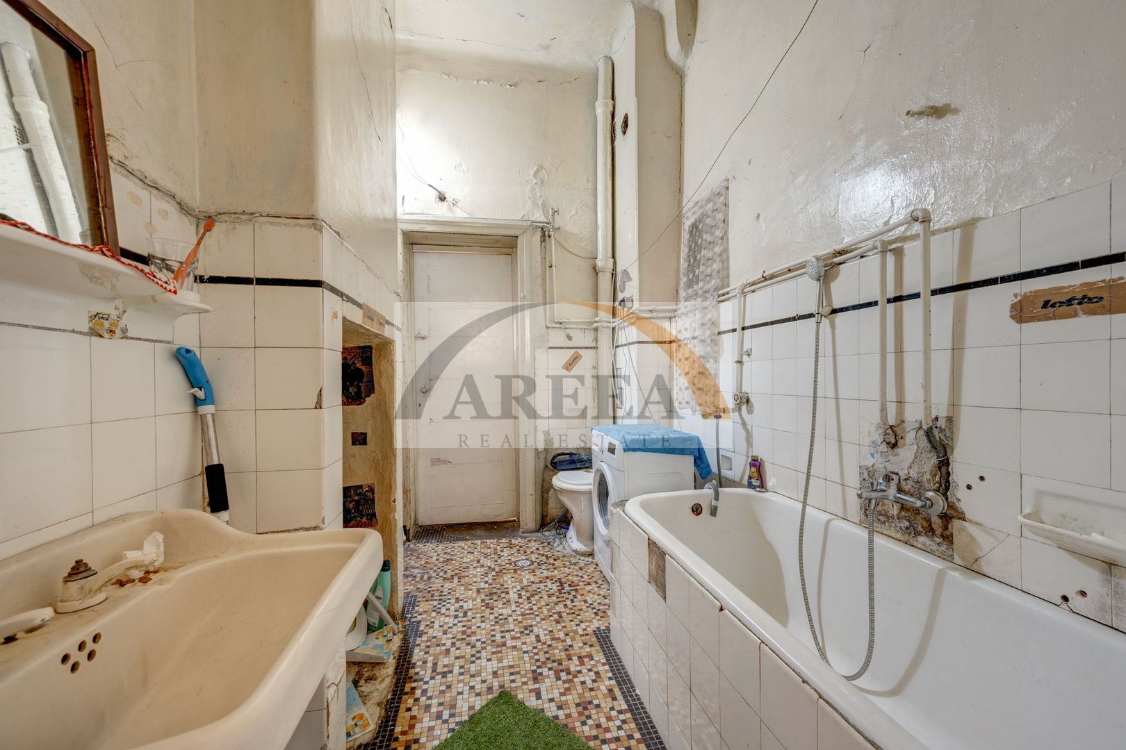 Proprietate in vila, etaj, partial renovat - Pasajul Unirii - 154 mp - Poză 20