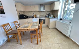 Casa cu teren frumos si garaj zona Mehala - Poză 13