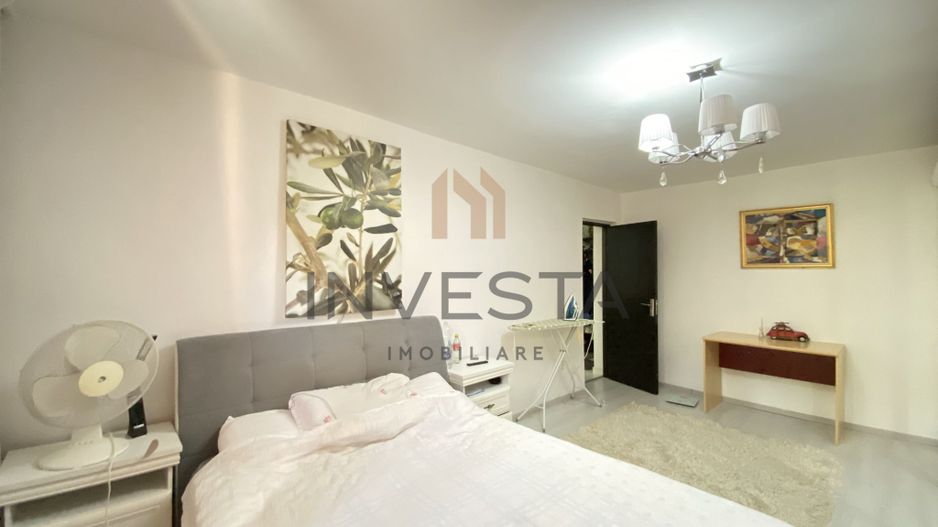 Apartament 3 camere decomandat cu balcon si parcare, zona Gruia - Poză 2