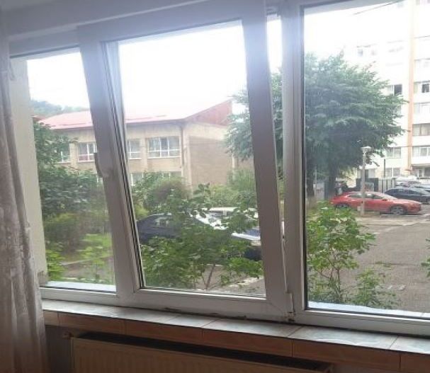 Apartament 3 camere si boxa in Piatra Neamt - Poză 1