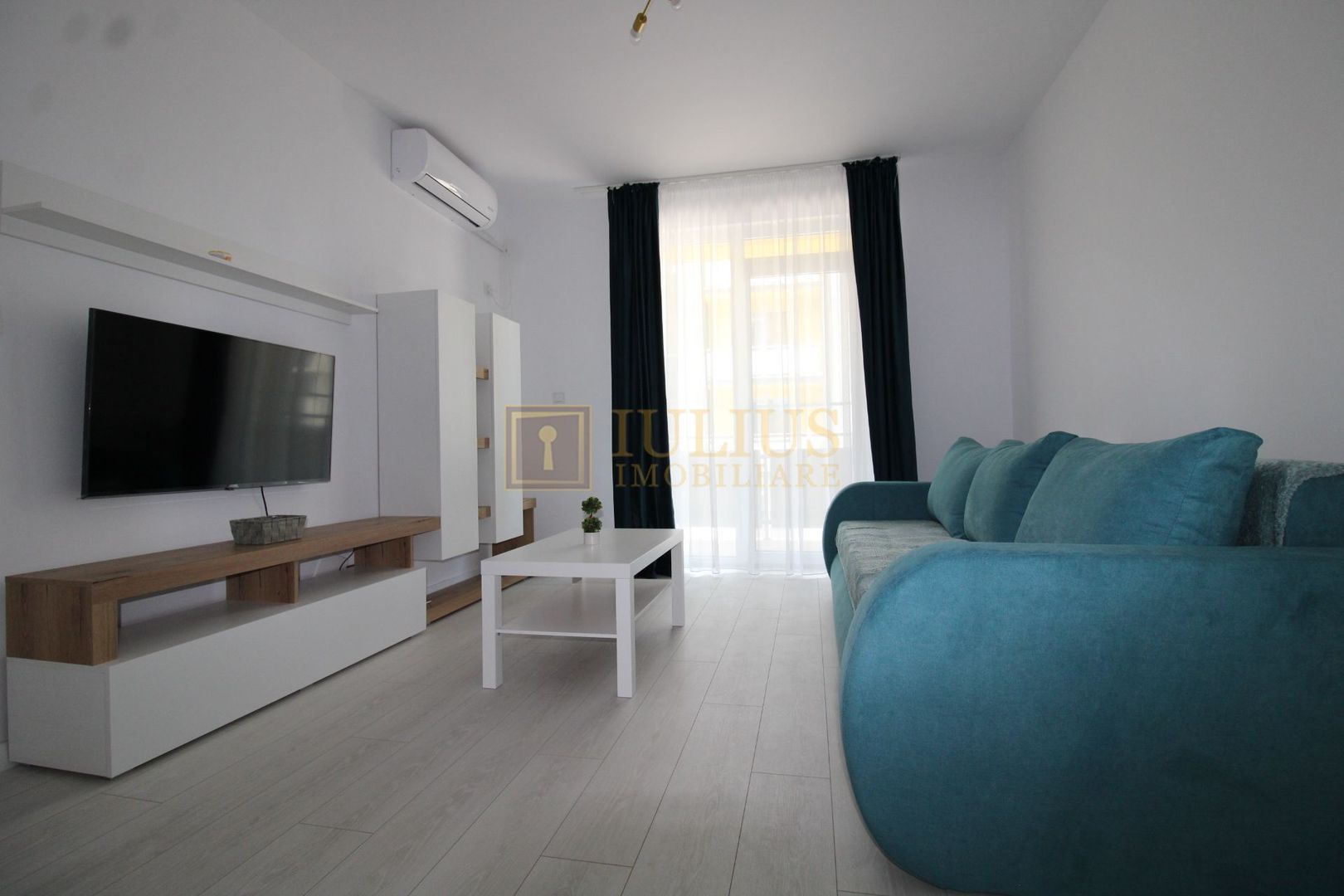 2 camere, bloc nou, loc de parcare, prima închiriere - Giroc - Poză 1