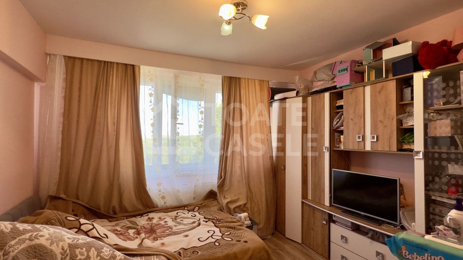 Apartament cu 2 camere, etaj intermediar, zona Mercur - Poză 3