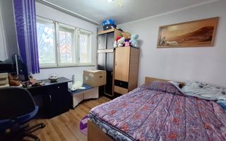 Apartament cu 3 camere, decomandat, zona Vest - Poză 8