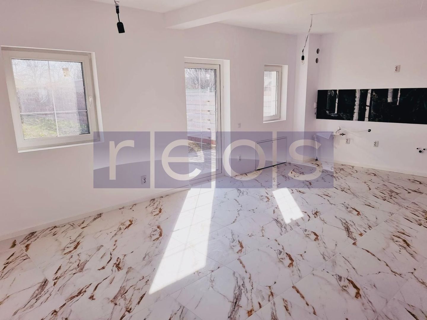 VILA DE VANZARE | 5 CAMERE | BURIAS - Poză 6