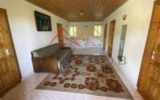 Vila de vanzare, teren 3100 mp, 7 camere, 6 grupuri sanitare, 3 CT, an 1997 - Poză 38