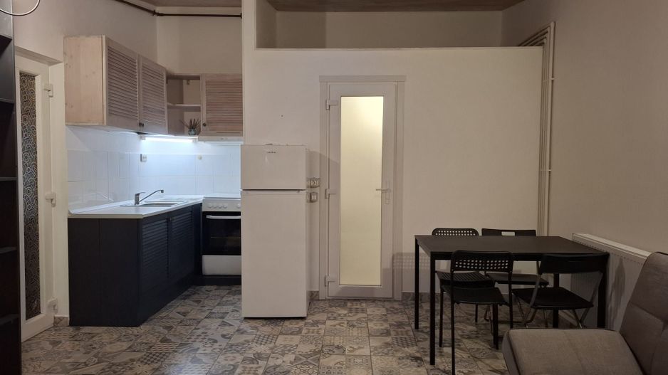 URGENT!,  VILA CONSOLIDATA, mobilat si utilat modern, liber - Poză 1