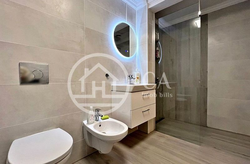 Apartament de vânzare cu 3 camere în zona centrală, Oradea - Poză 7