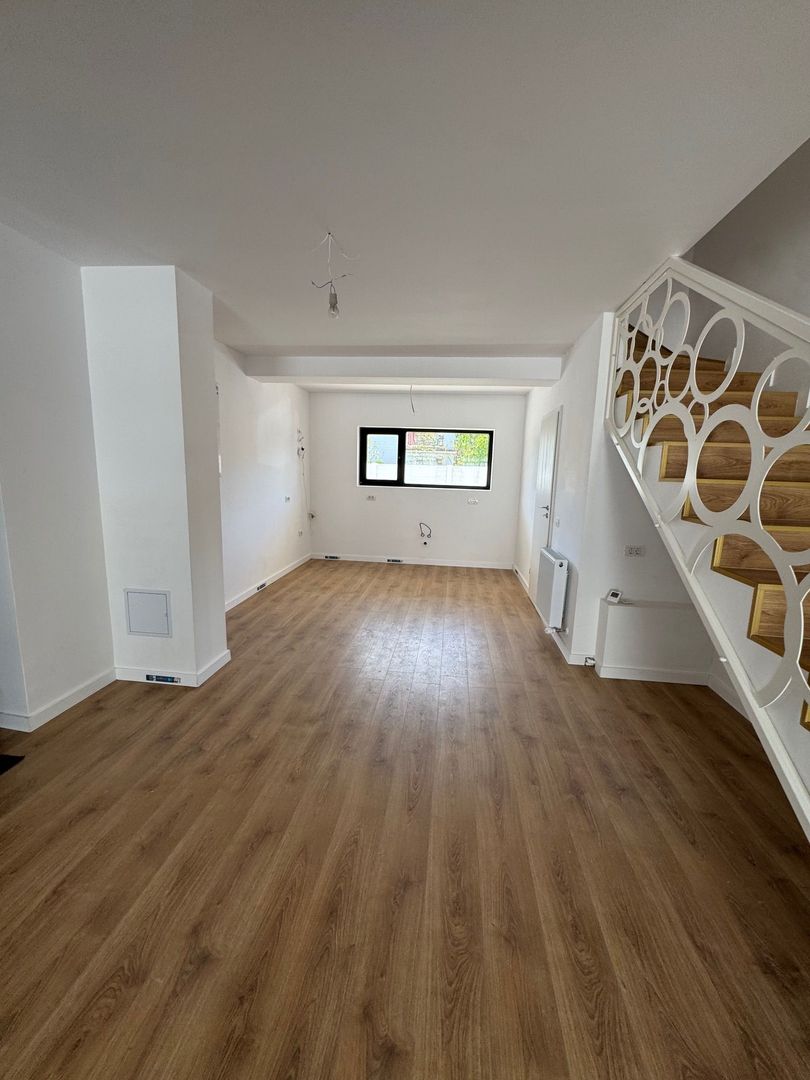 Vile 4 camere Tunari, Zona f buna, asfalt - Poză 6