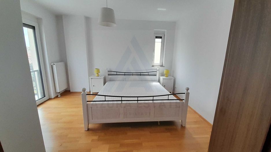 Apartament modern 3 camere 70 mp utili balcon 10 mp parcare in Strand - Poză 1
