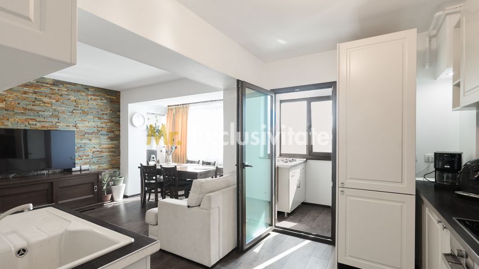 Apartament 3 camere Pitești, zonă Ultracentrala- etaj intermediar - Poză 3