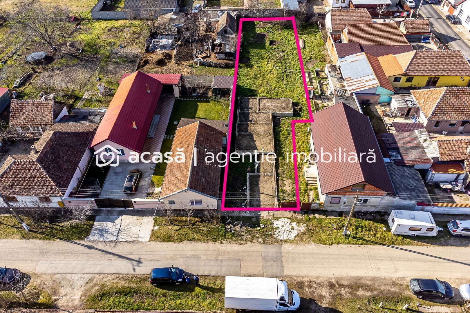 Teren intravilan cu proiect și fundație casă - Poză 1