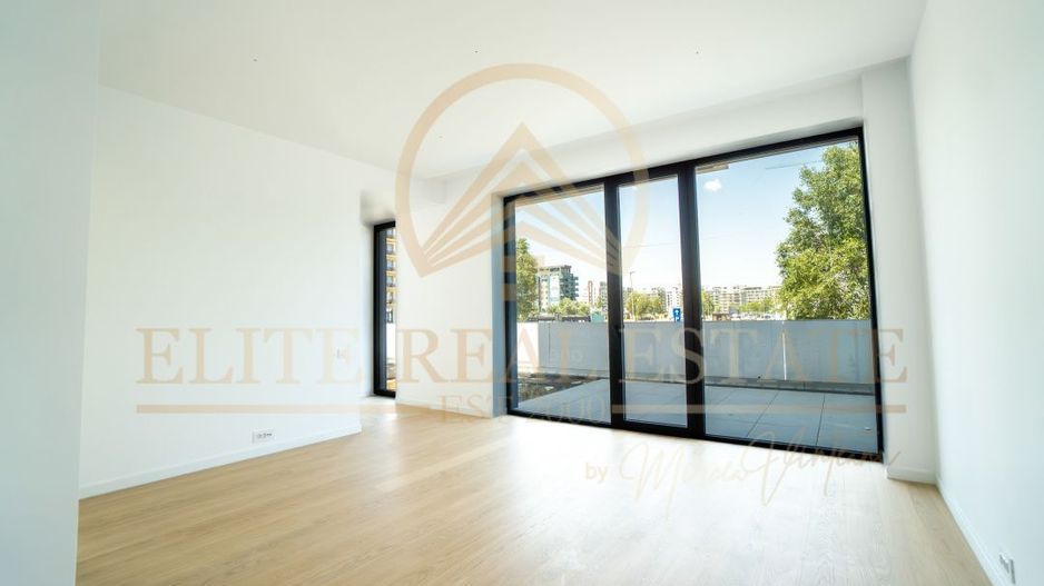 Stațiunea Mamaia - Vânzare apartament cu 2 camere cu terasa, primul rând la mare - Poză 3