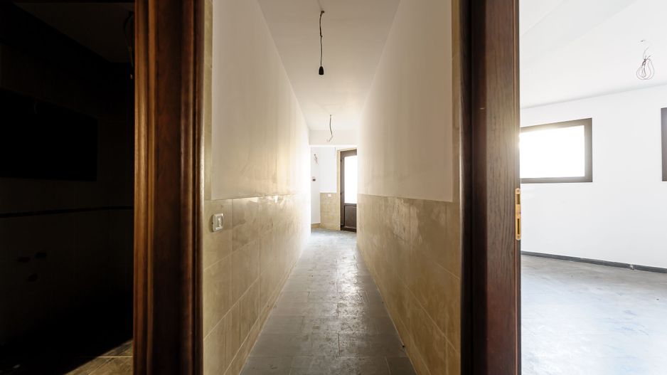 Clădire comercială în zona Grădiște. - Poză 26