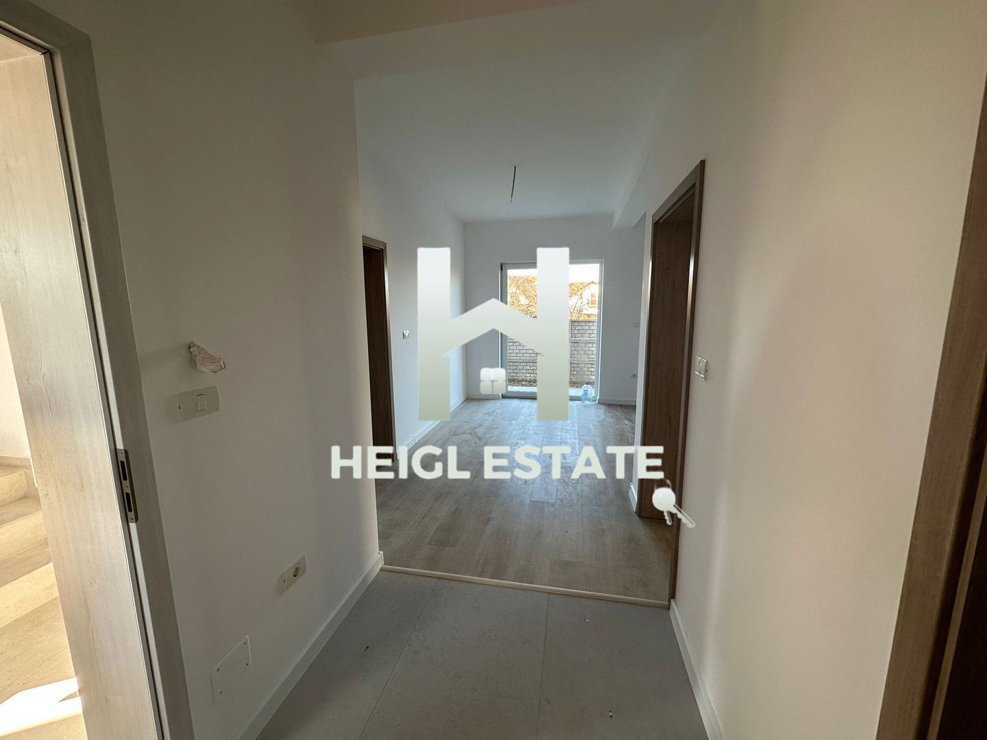 Apartament decomandat cu 2 camere in Giroc - Poză 1