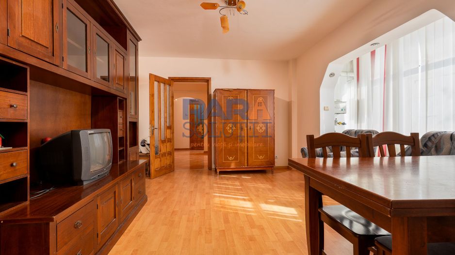 Apartament 3 camere, două băi - Str. Bogdan Dragoș - Poză 12