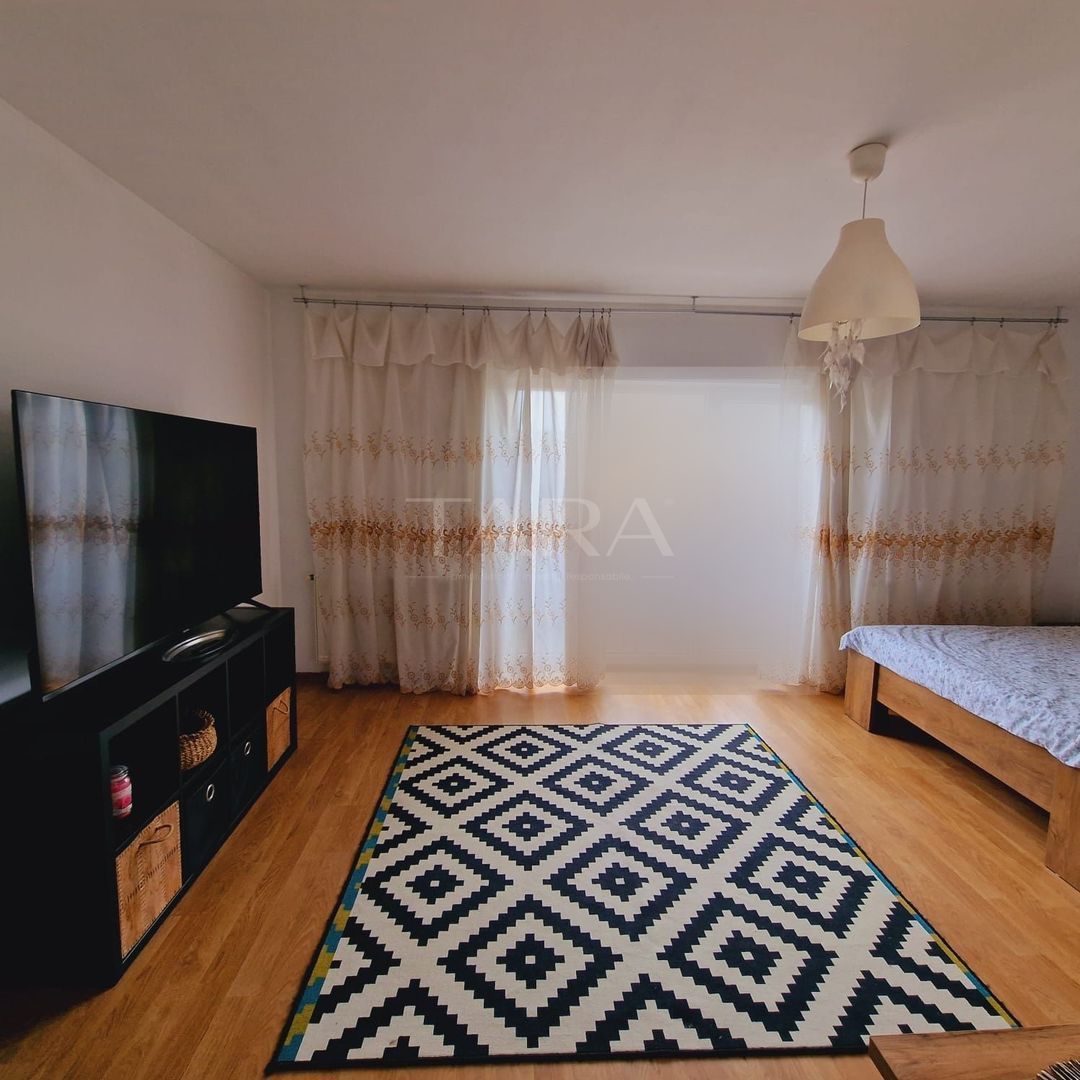 Apartament spațios, balcon și parcare, zona Parcul Poligon. - Poză 2