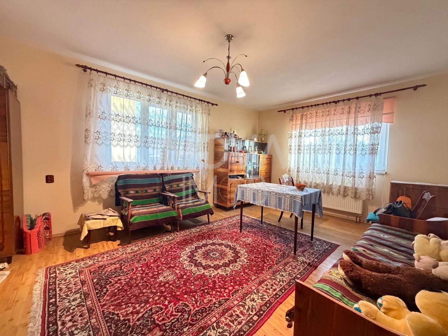 CASA DE VANZARE IN AVRIG – SPATIU GENEROS - Poză 3