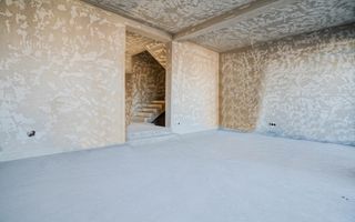 Casa de tip Duplex cu demisol si terasa - Poză 12