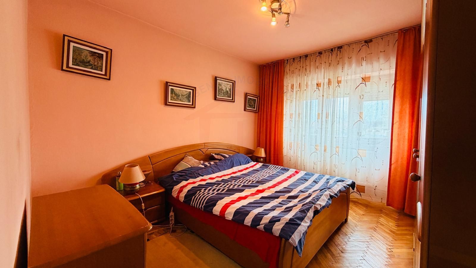De vanzare apartament cu 4 cam dec. in Galati, piata Centrala, etaj5/7 - Poză 2