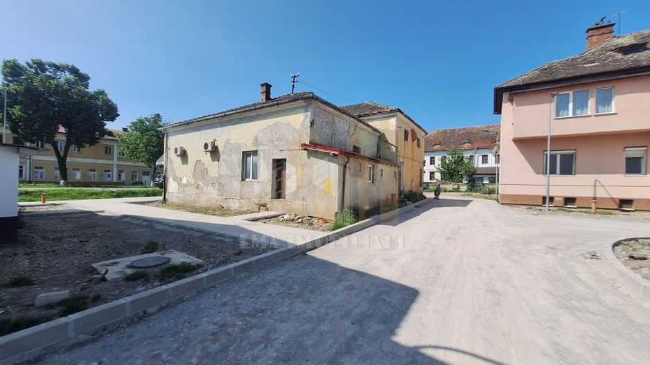 Casa si centru comercial Bod Colonie - Poză 2