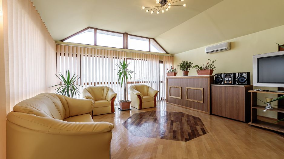 Vilă modernă 6 camere - Bujac - Poză 3