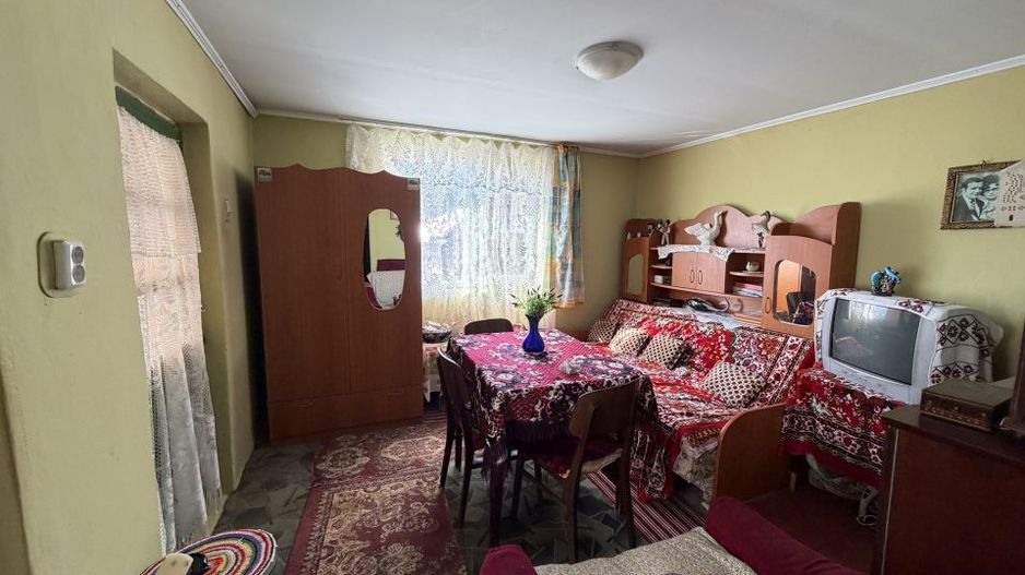 Casa Batraneasca la 8 km de Topoloveni - Poză 12