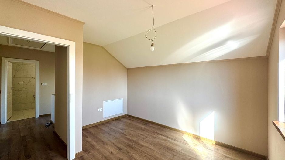 Duplex la asfalt - 4 camere - teren 532mp  Utvin - Poză 11