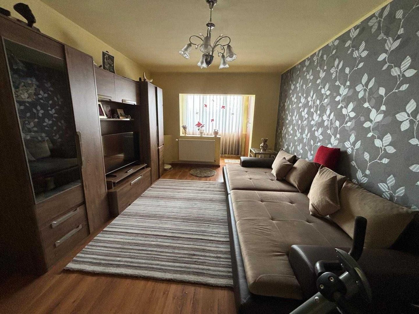 Soarelui | 4 Camere | 2 Bai | Boxa | Centrala proprie - Poză 1