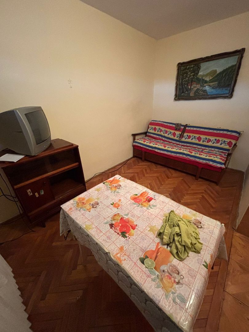 Apartament cu 3 camere de vanzare in Cugir - Poză 8